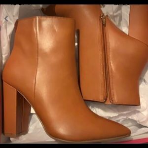 Caramel size 9 booties.